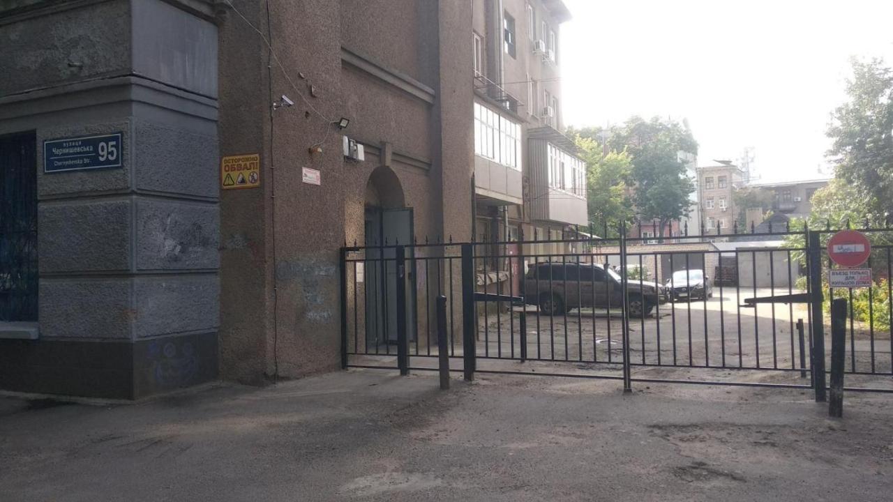 Cozy Apartment Beside Metro Yaroslava Mudroho, Universytet - Chernyshevska Str 95-6 Kharkiv Exterior photo